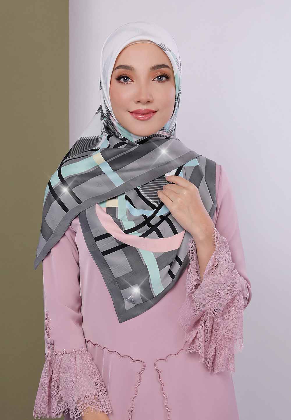 SWIFTER TWILL IN GREY (DIAMOND)